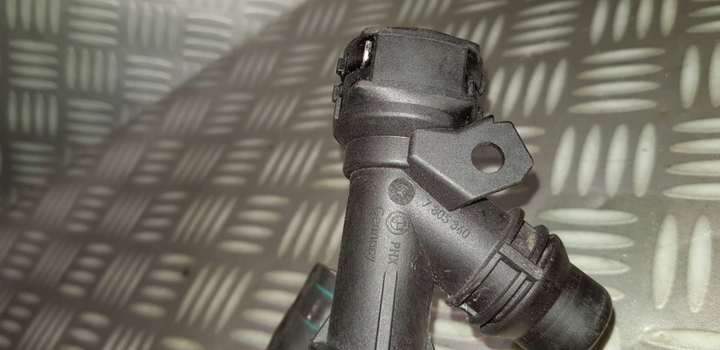 Bmw 5 e60 e61 2.0 d m47n2 шланг води труба патрубок радіатора оливи 7805356 Ціна