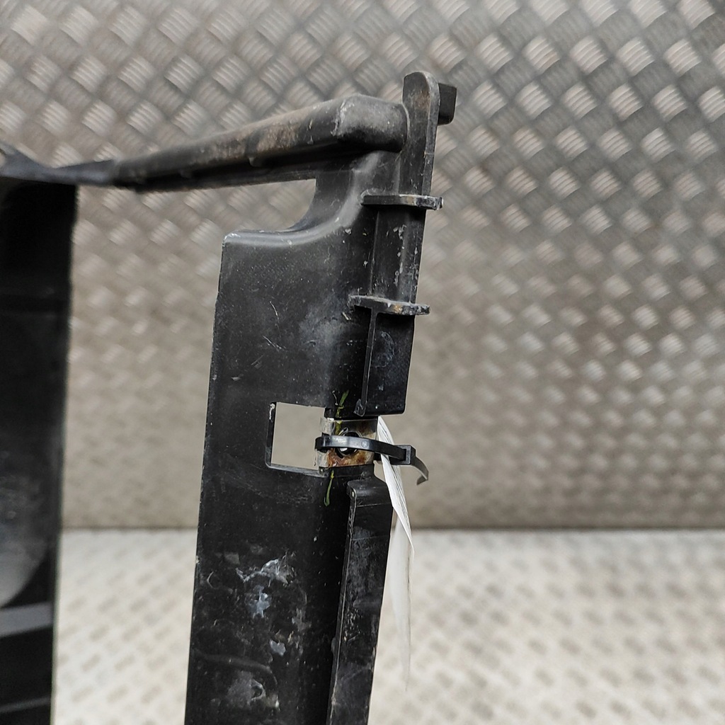 фото №6, Toyota hiace h50, h60, h70 2001 защита вентилятора радиатора