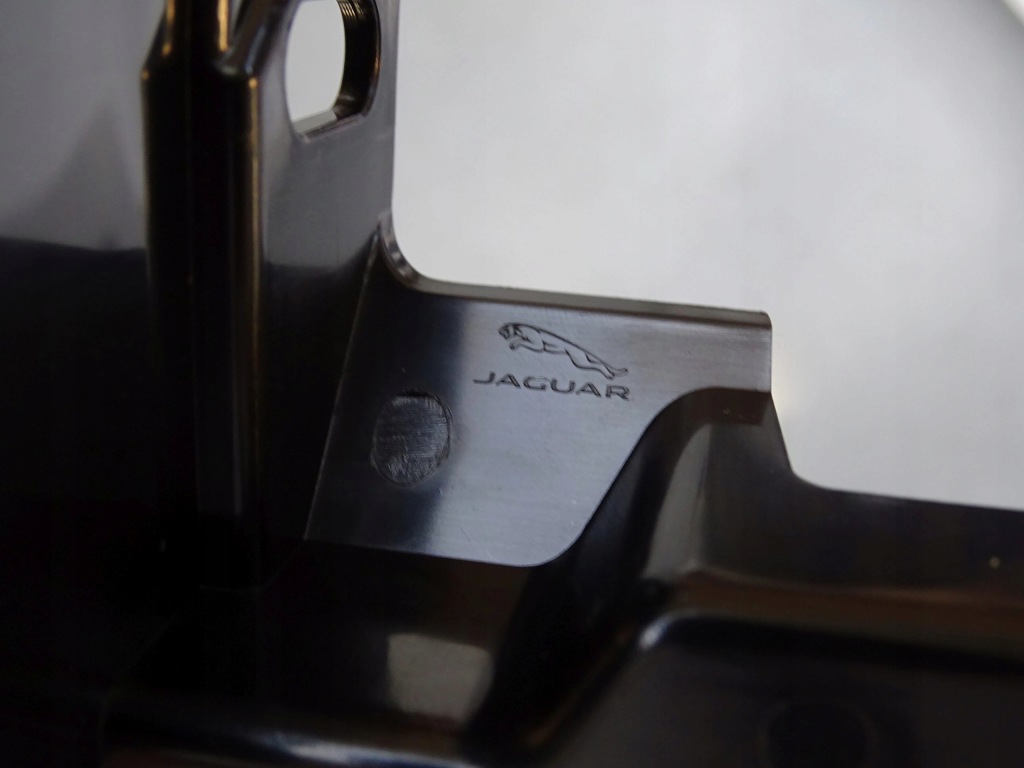 фото №8, Левый кронштейн бампера лампы jaguar f-type 2021-