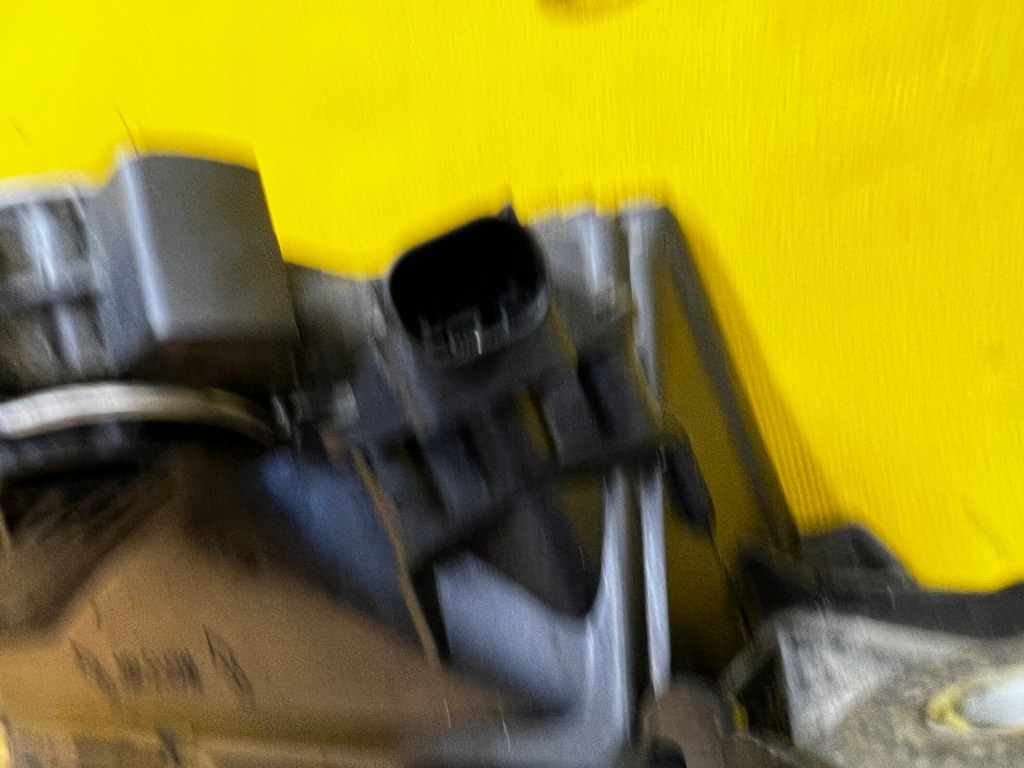 фото №6, Корпус фильтра впуск воздухозаборник шланг воздуха mercedes gl x166 3.0 cdi