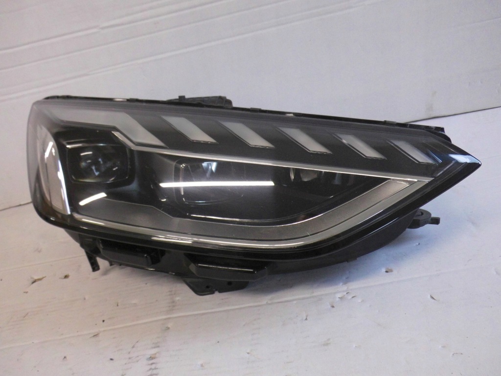 фото №1, Лампа права перед audi a4 b9 lift matrix led 19-