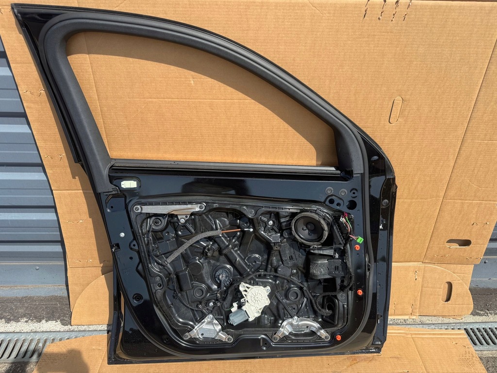 фото №1, Дверь передние перед левая mercedes