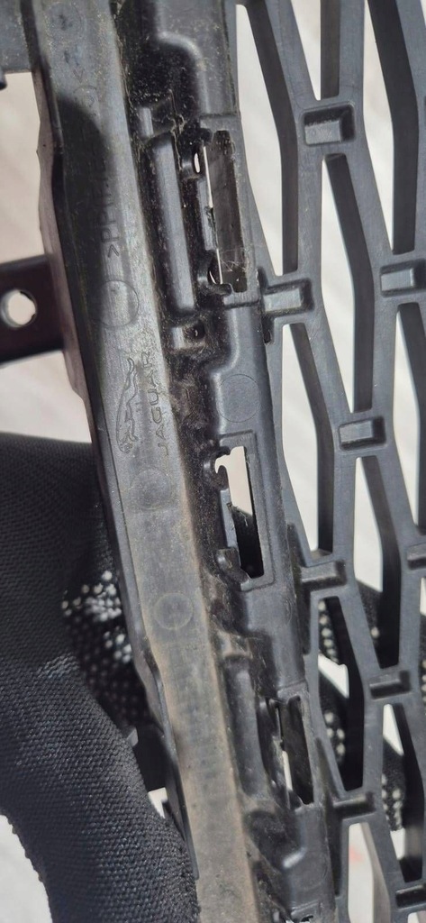 фото №9, Jaguar f-pace x761 r-dynamic lift решётка средняя передняя