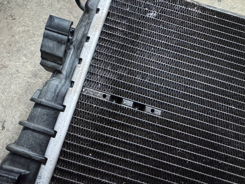 Радиатор воды bmw x1 f48 с датчиком 8603269 в Украине