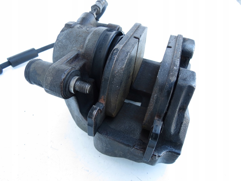 фото №8, Супорт гальмівний правий перед передній 31471664 volvo xc60 ii