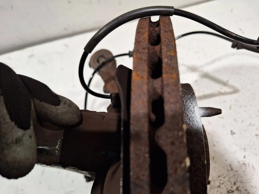 фото №7, Поворотний кулак перед ліва fiat qubo 1.3 mjet 07-