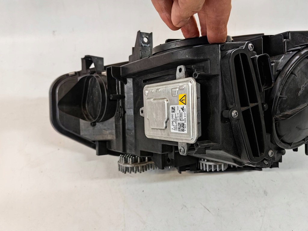 фото №10, Bmw 4 f32 f33 f36 - лампа bi-xenon права cała комплектна