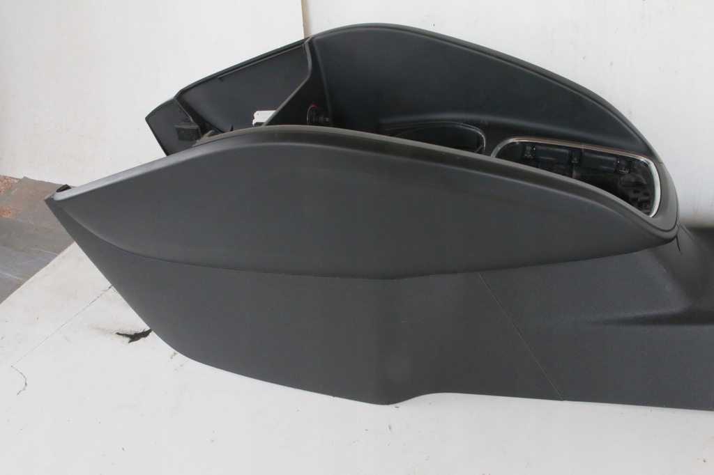 фото №9, Тунель бардачок audi a1