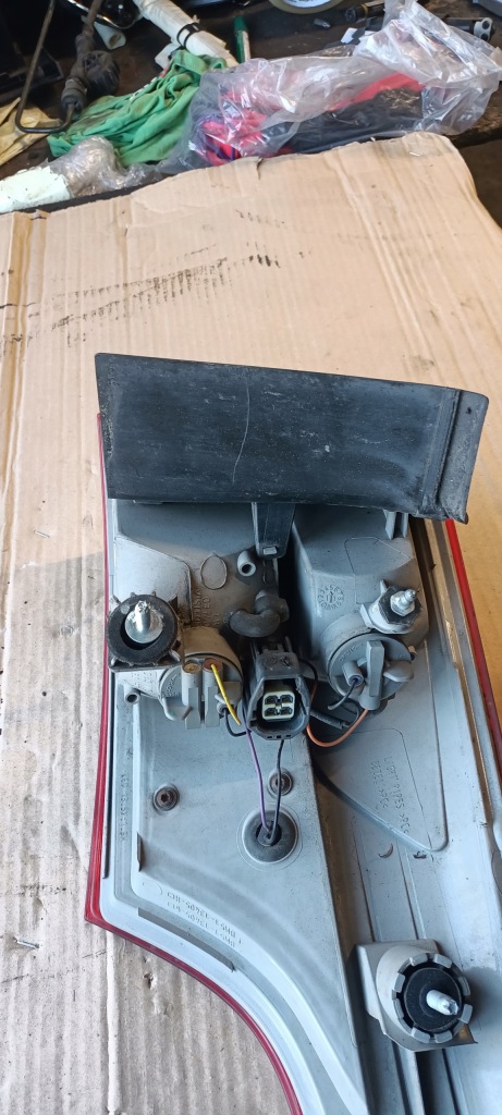 Focus mk3 універсал лампа лівий задній w крила led bm51-13405-g led в Україні