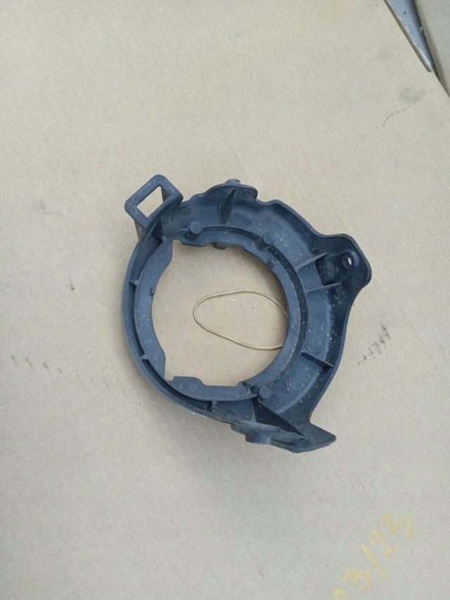 фото №1, Nissan navara d40 кронштейн корзина противотуманной фары правый