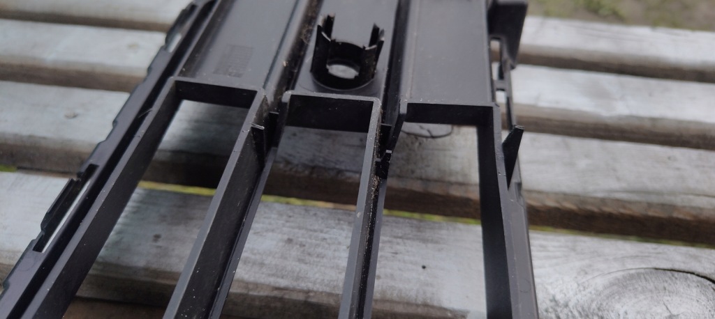 Volvo xc 40 xc40 ii lift решётка средняя бампера перед 32136098 Доставка