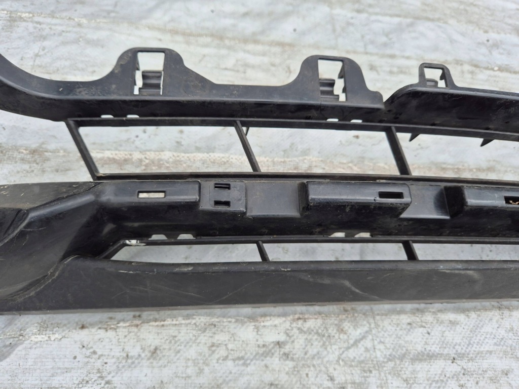 фото №7, Bmw 3 f30 f35 f31 12- решётка средняя бампера передний