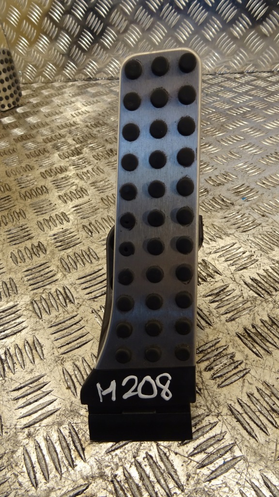 фото №1, Педаль газа mercedes w205 a2053000104 nr m208