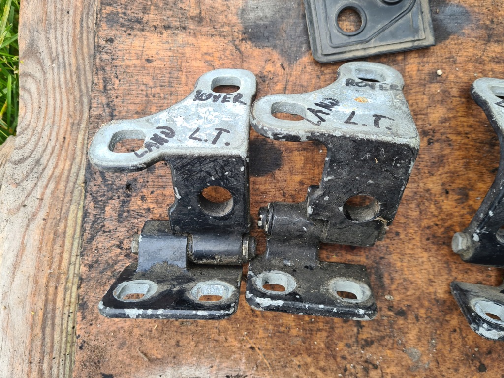 фото №2, Land rover iii vouge петля дверь петля крышки