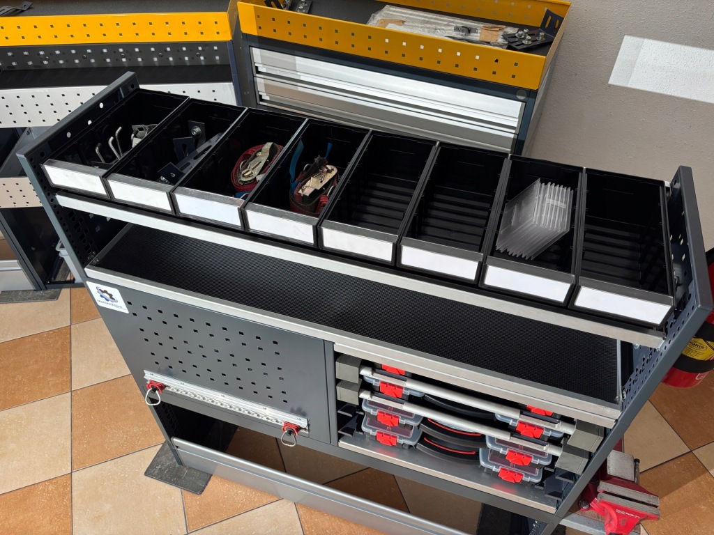 Wurth обшивка шафа regał автомобільний warsztatowy сервіс t6 trafic custom Оригінал