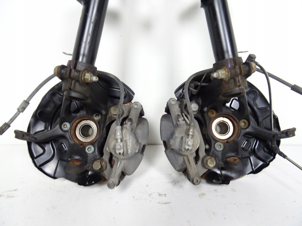 Audi a3 8v рестайлинг  амортизатор поворотный кулак правая 5q0256r 5q0413023eb в Украине