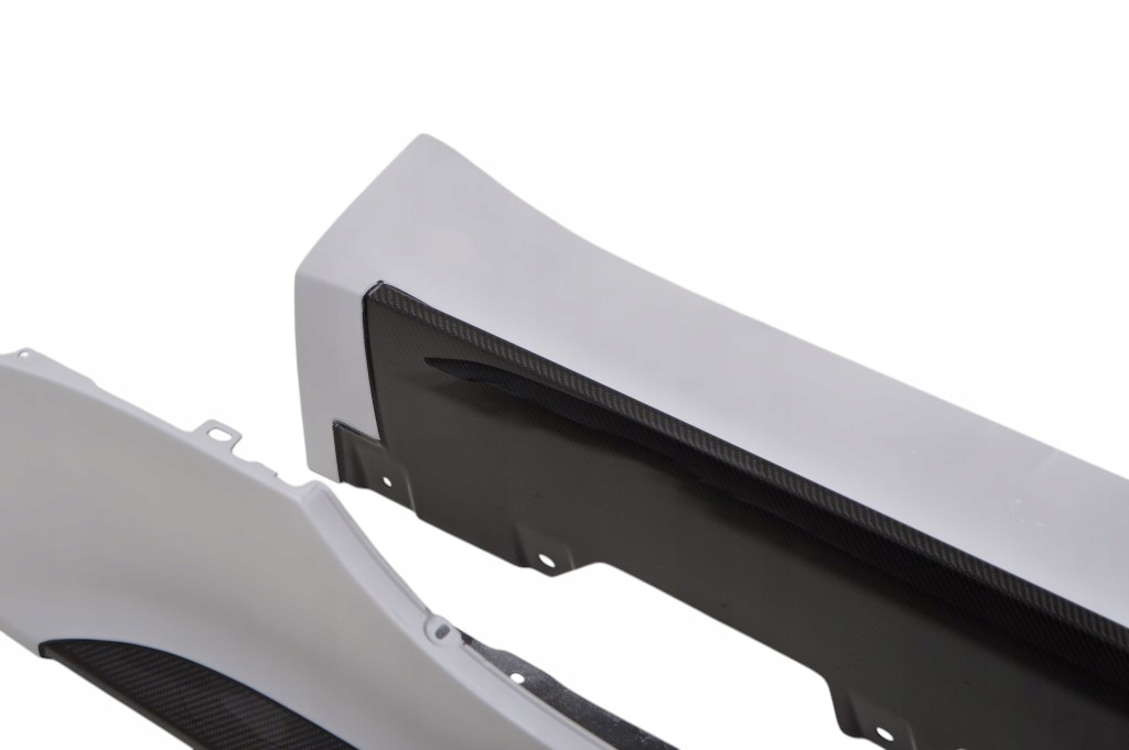 фото №15, Aston martin vantage n24 накладки молдинг пороговые карбон