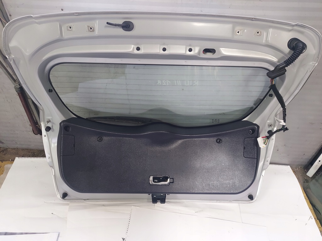 фото №8, Крышка багажника багажника код лакокрасочного покрытия 3d kia rio iii hb 1.2 5d 2012r