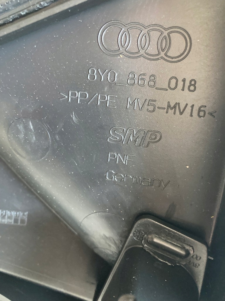 фото №9, Audi a3 8y обшивка двері правий перед ambiente led