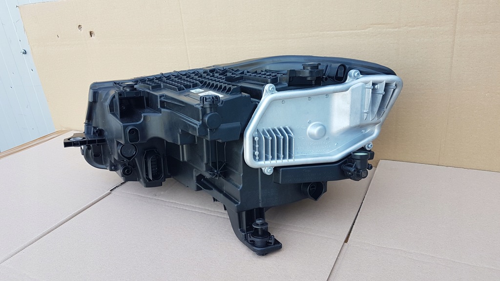 фото №15, Лампа перед правая vw caddy iv 2k8 full led nowa оригинал идеальное состояние!!