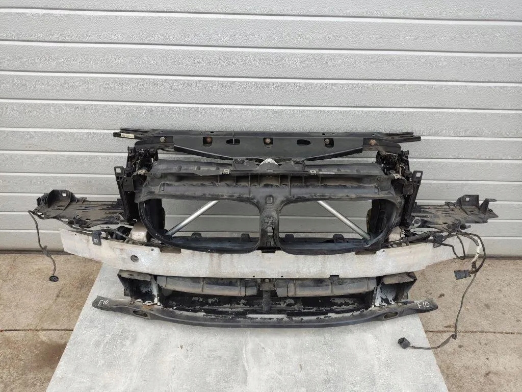 Комплект радіатор bmw 5 f10 7200781 3.0l бензиновий 2011 Ціна