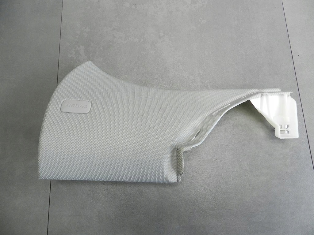 фото №1, Обивка стойка правый задняя audi оригинальный номер 8t8867246a