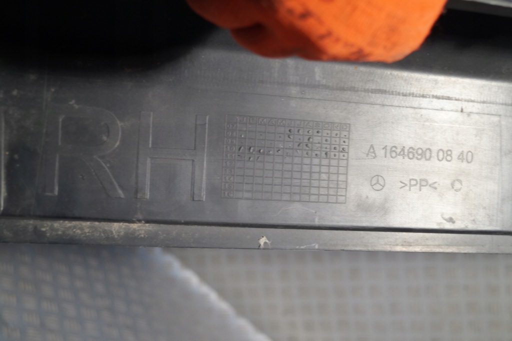 фото №2, Mercedes ml 164 молдинг поріг поріг права накладка