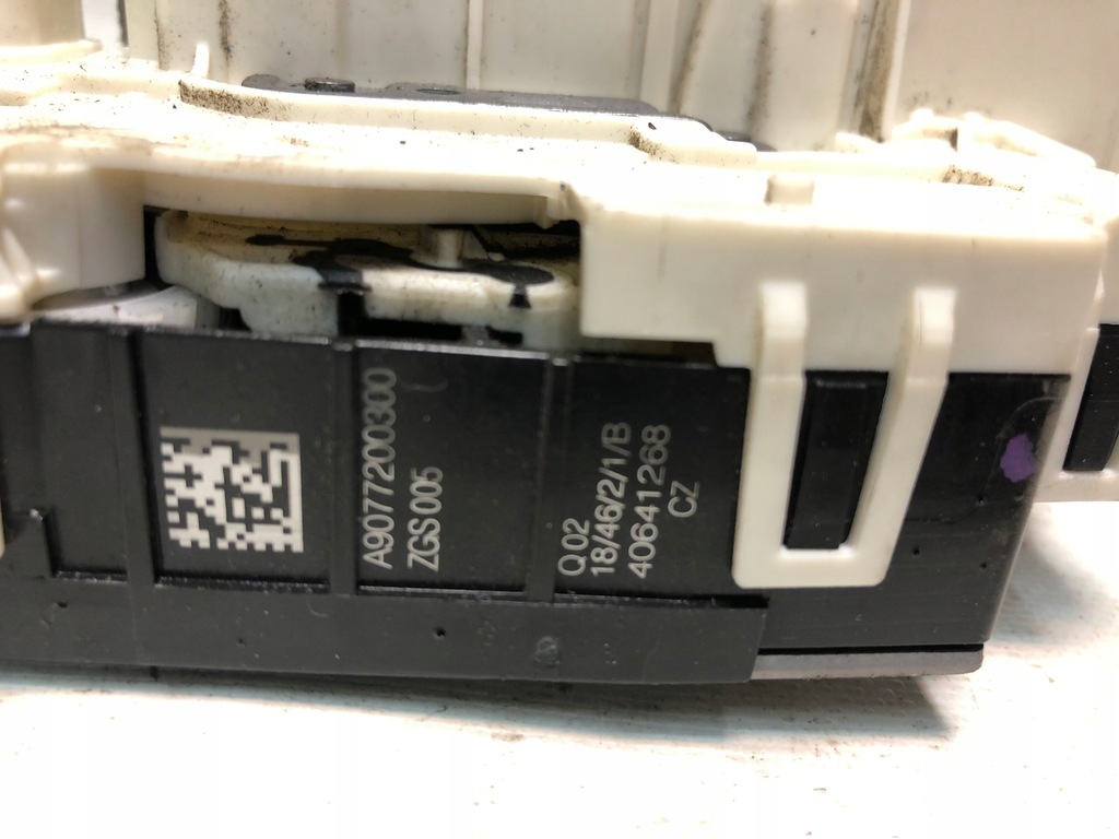 фото №4, Mercedes sprinter 907 910 замок дверь правый перед