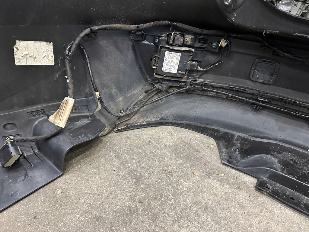 фото №9, Volvo v60 ii lift 22-25 бампер задний kompletny 4 x pdc радары blis