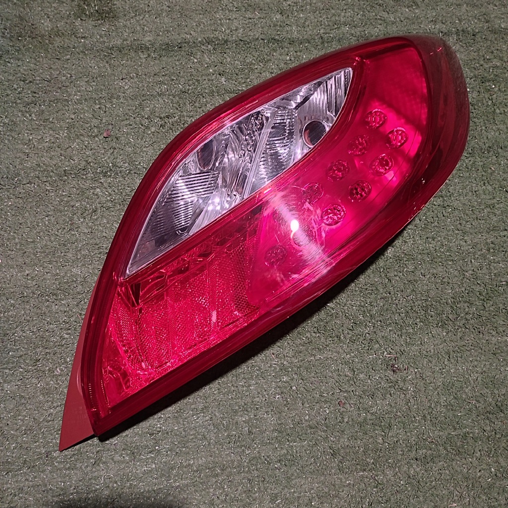 фото №1, Лампа правый задняя mazda 2 ii d651 51150