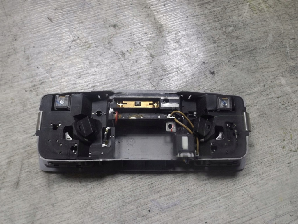 фото №2, Лампа стельовий освітлення салону кабіни mazda 6 kombi 2007r.