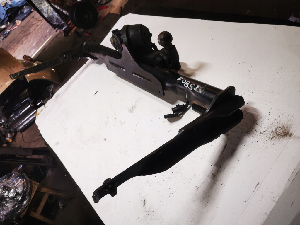 фото №1, Hak буксирувальний audi q5 80a800945g