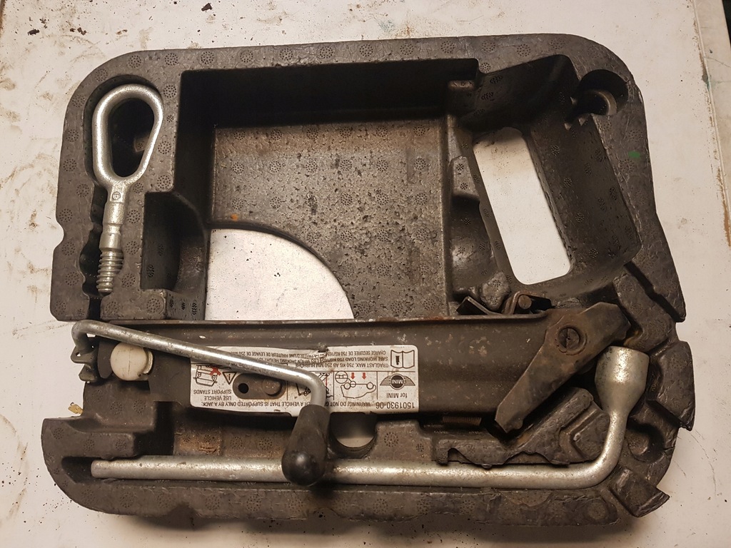 фото №1, Набор ремонтный домкрат ключ ушко mini r56