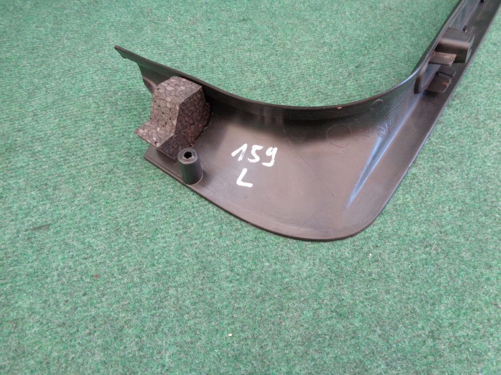 Пластик захист молдинг поріг alfa romeo 159 ліва 156037071 оригінальний номер czarna Зі Шроту