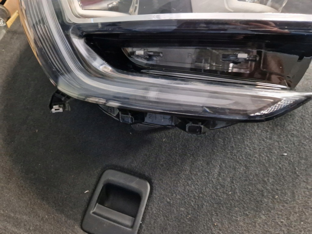 Фара правая  перед передняя full led pure vision renaul megane iv 260106126r Цена