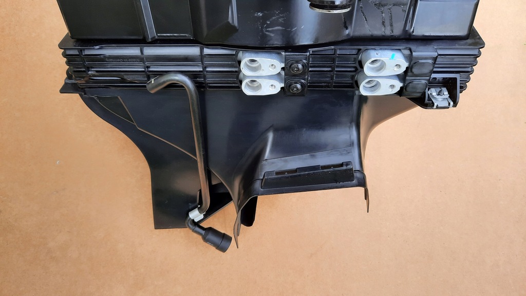 фото №9, Комплект радіатор porsche taycan turbo права сторона