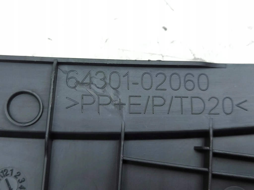 фото №8, Toyota corolla e210 e21 2021 з задній обшивка сидіння