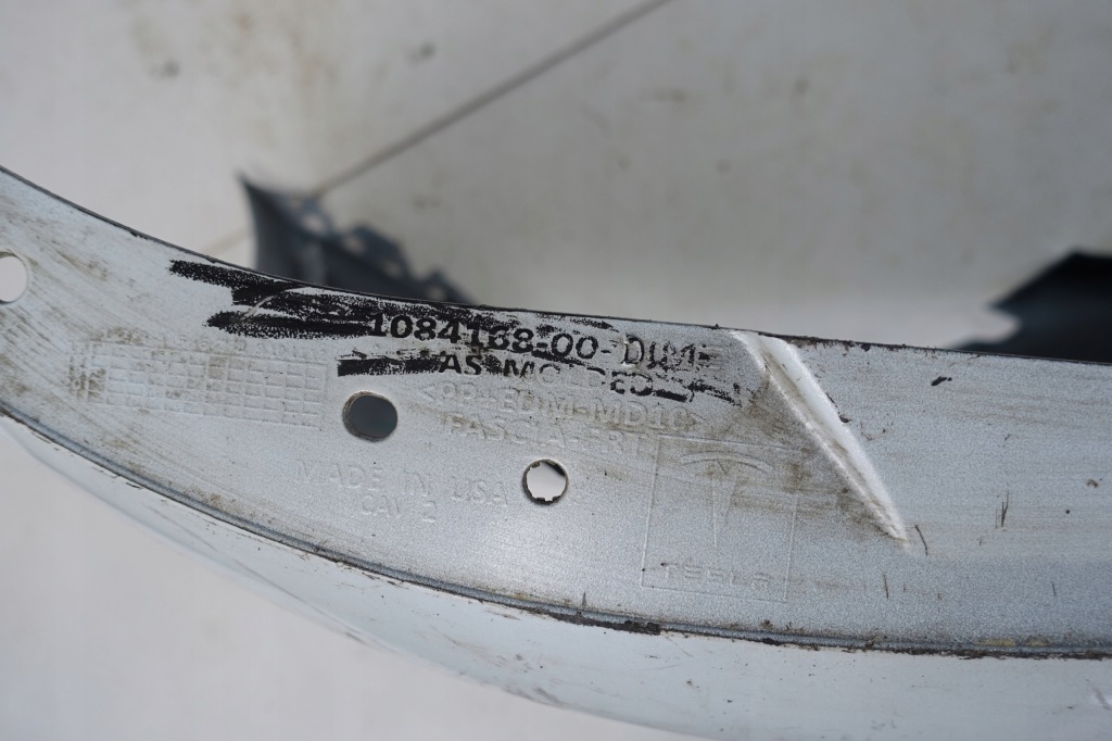 Tesla model iii 3 2017- бампер перед передний 1084168-00-d Оригинал