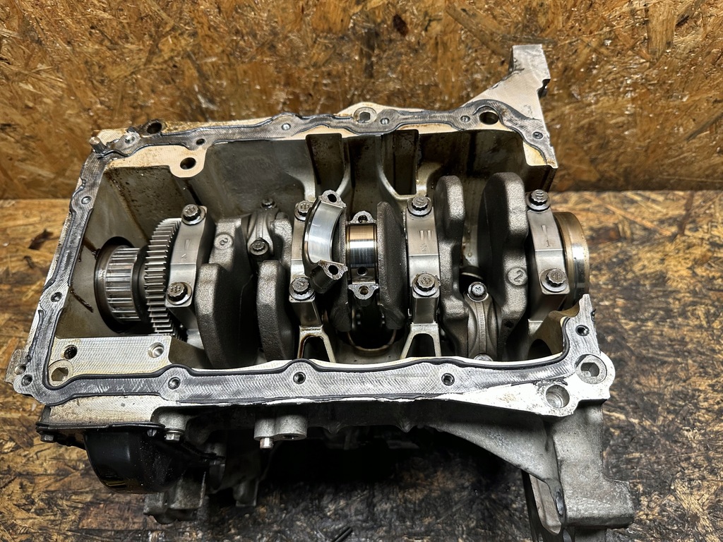 фото №11, Блок двигателя dół wał поршни 1.2 thp 10xvaz hn05