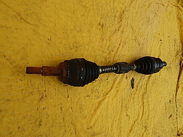 Привідний вал ліва toyota corolla verso 2.2 dcat 04-09 Доставка