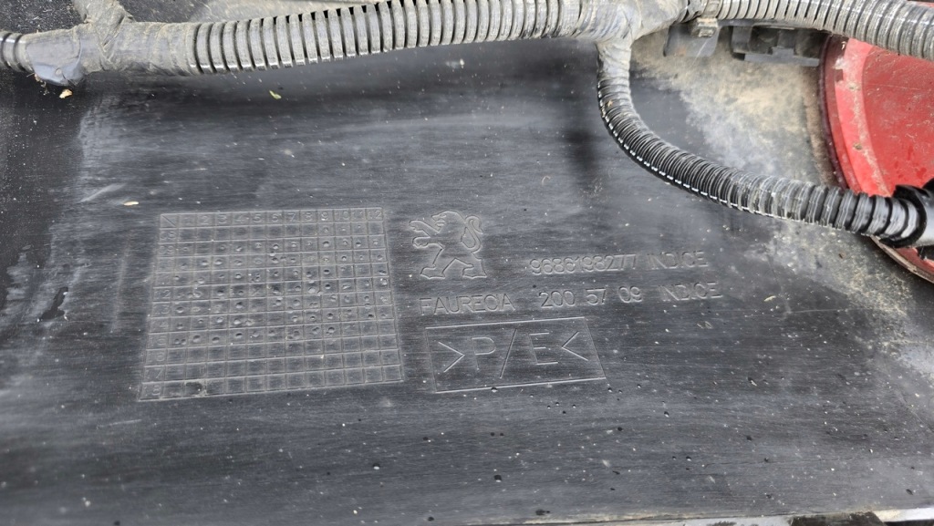 Бампер задний  задний kompletny pdc жгут peugeot 5008 9686198277 qq Цена