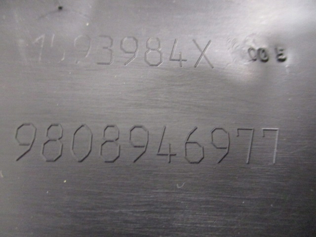 Travaller 18- кутик бампера правий задній датчик pdc новий 98135231xt Доставка