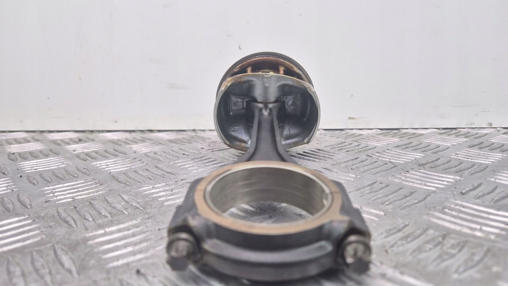 фото №7, Поршень mercedes a160 w176 dfa2700317 m270.910
