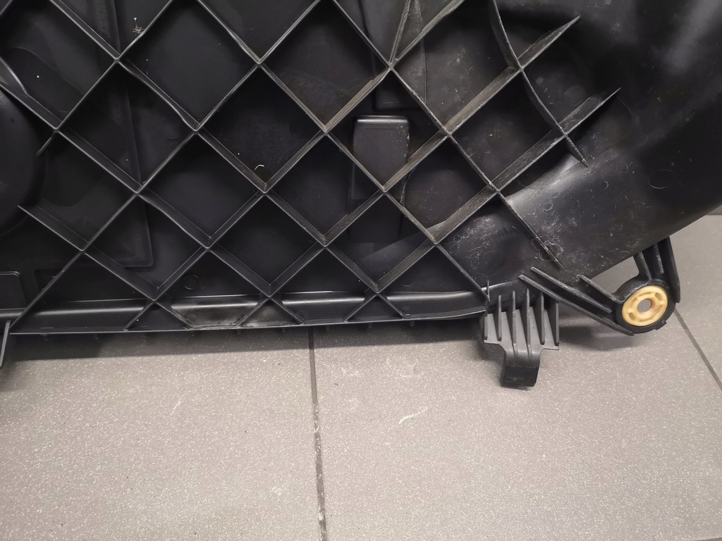 фото №5, Корпус фильтра воздуха bmw 7 f01 3.0d 7812064