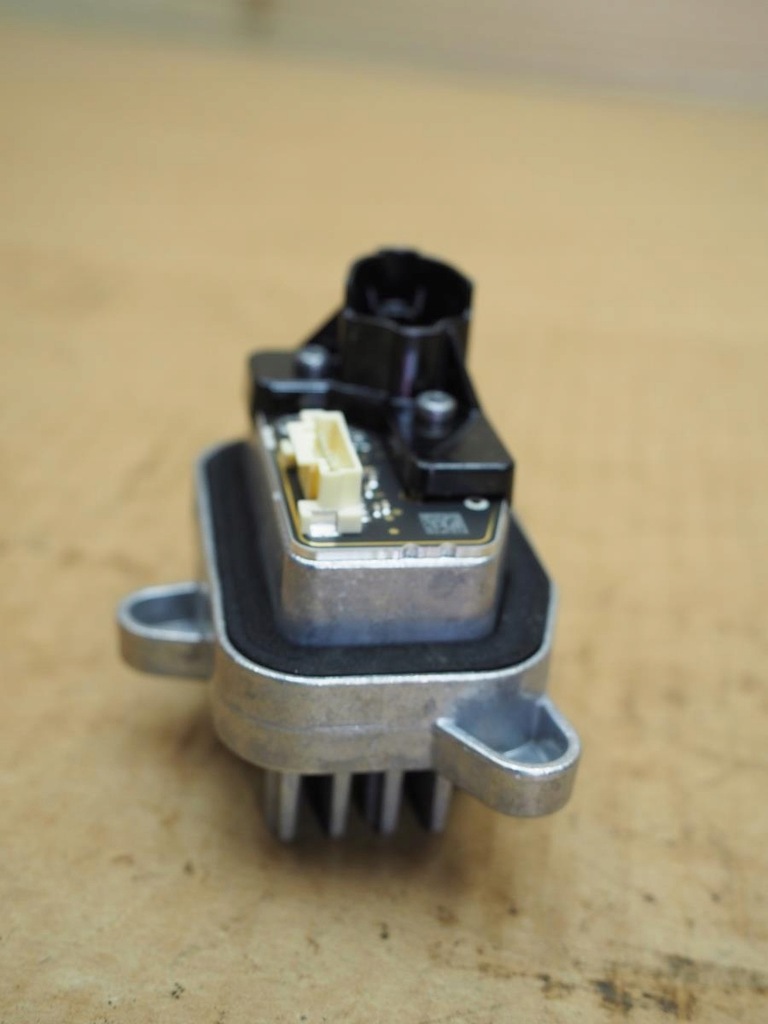 фото №13, Skoda kodiaq lift правый поворотник модуль led