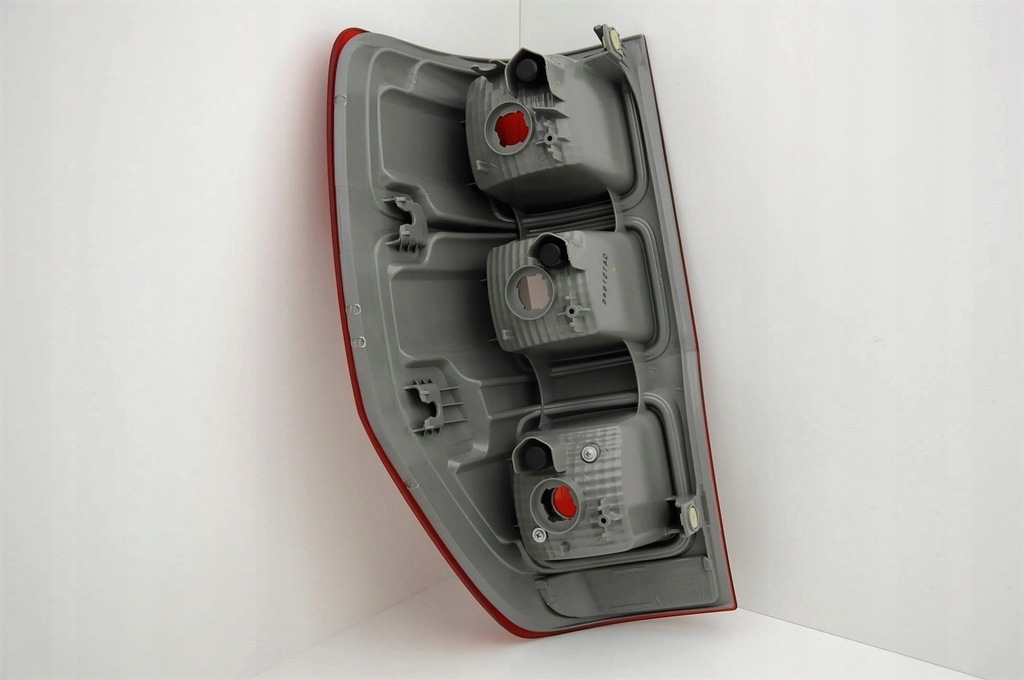 фото №3, Ford ranger od 2012-nowa лампа правая задняя