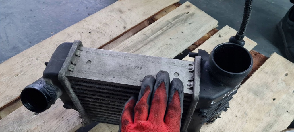 A6 c6 рестайлинг  радиатор интеркулер левая левый перед 3.0 tdi 4f0145805af Недорого