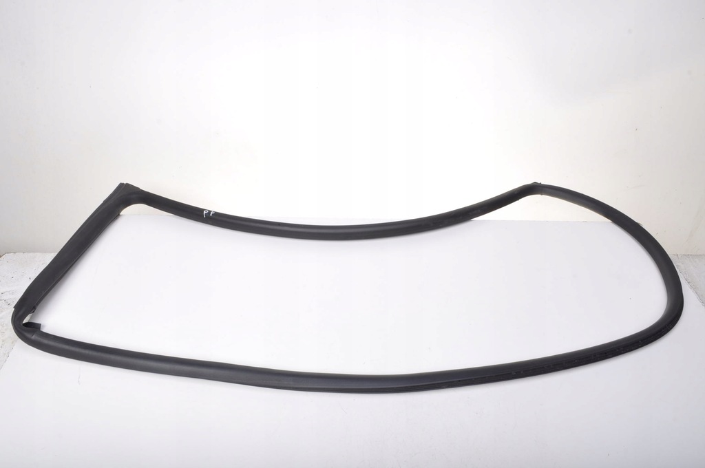 фото №1, Maserati levante sq4 прокладка дверь правый перед