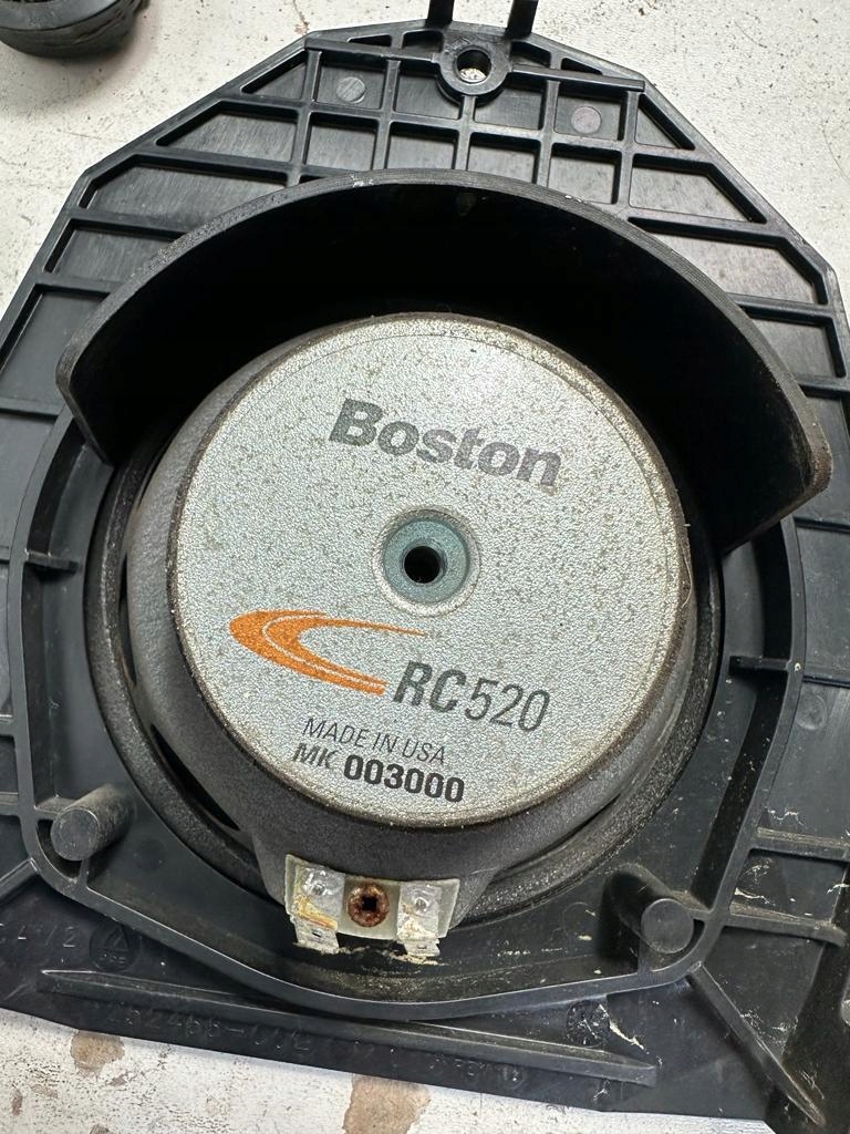 фото №4, Tahoe yukon escalade h2 03-07r динамік динаміки boston комплект