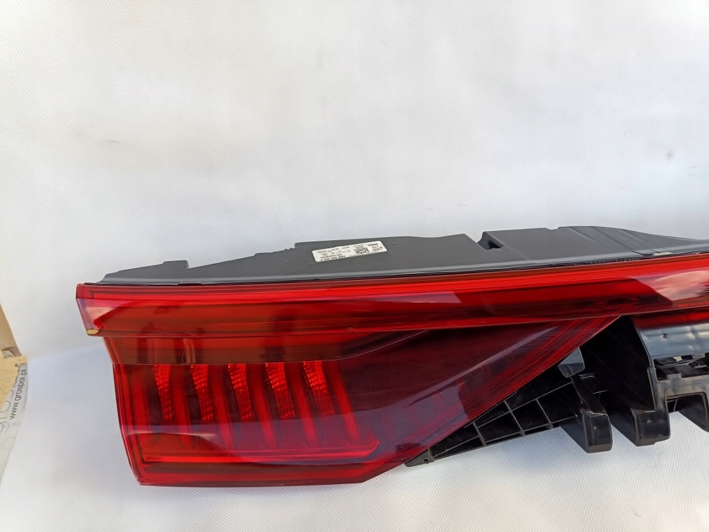 фото №5, Лампа задняя задняя накладка audi q8 matrix 4m8945095p